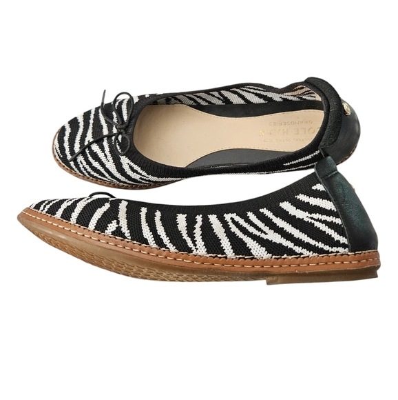 Cole Hahn Zebra Knit Flats, size 10.5 - Picture 2 of 7